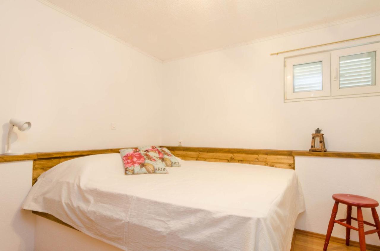 Apartments Mokalo 奥瑞比克 外观 照片