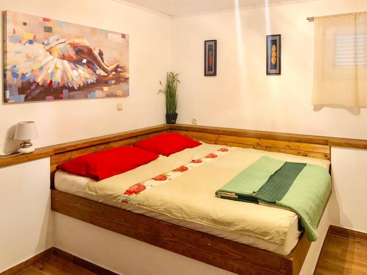 Apartments Mokalo 奥瑞比克 外观 照片